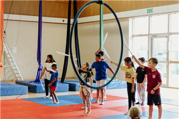 Leo\'s Circus image