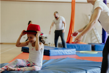 Leo\'s Circus image
